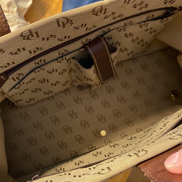 Dooney&Bourke large tote - Picture 12 of 16